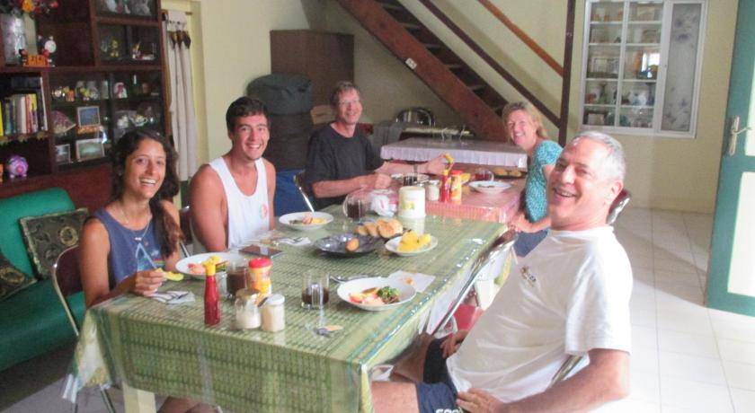 Photo of Others in Hombel