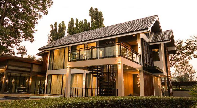 Photo of Buildings in Lop Buri