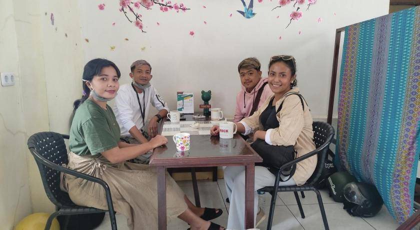 Photo of Others in Hombel
