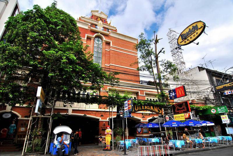Photo of Buildings in Talat Yot