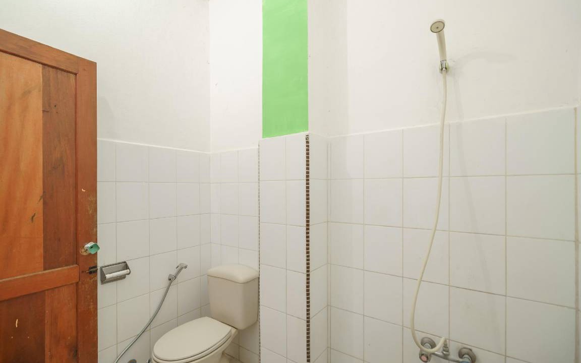 Photo of Bathroom in Tuk Tuk