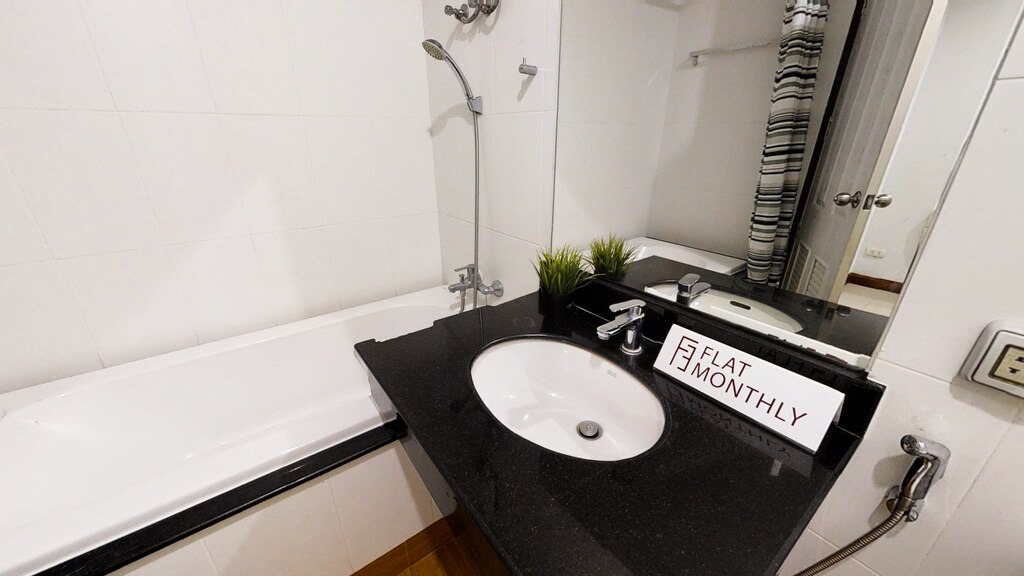 Photo of Bathroom in Ekkamai