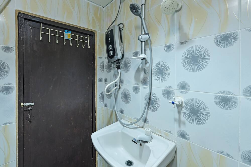 Photo of Bathroom in Larut