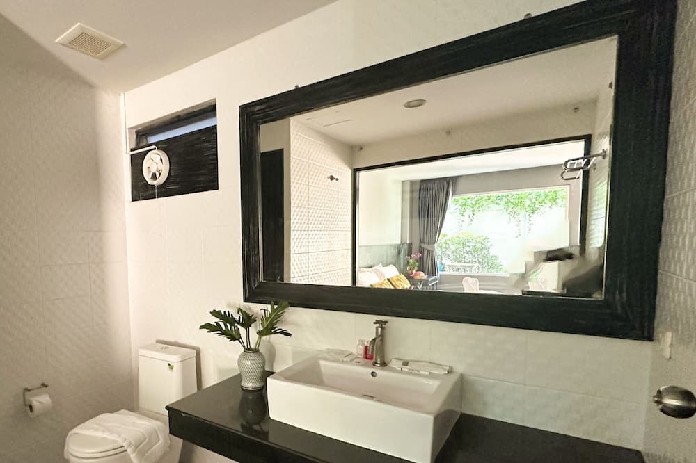 Photo of Bathroom in Chaweng City Center