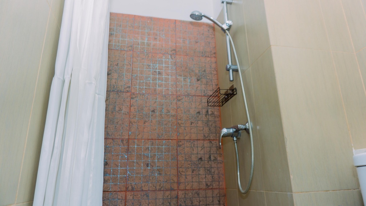 Photo of Bathroom in Slipi