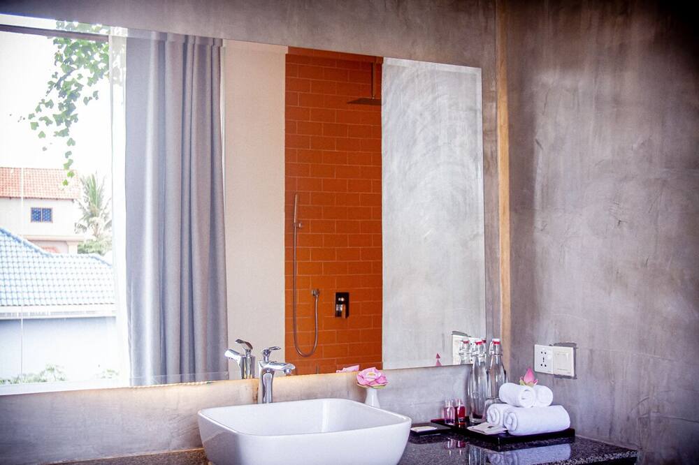 Photo of Bathroom in Sangkat Sla Kram