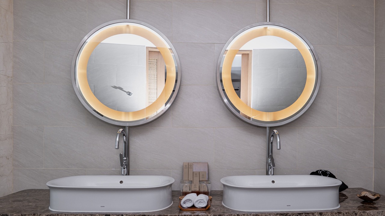 Photo of Bathroom in Tuk Tuk