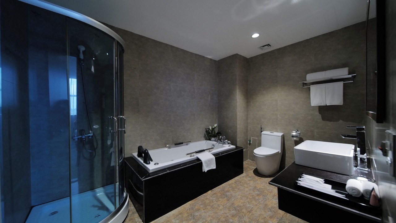 Photo of Bathroom in Him Lam