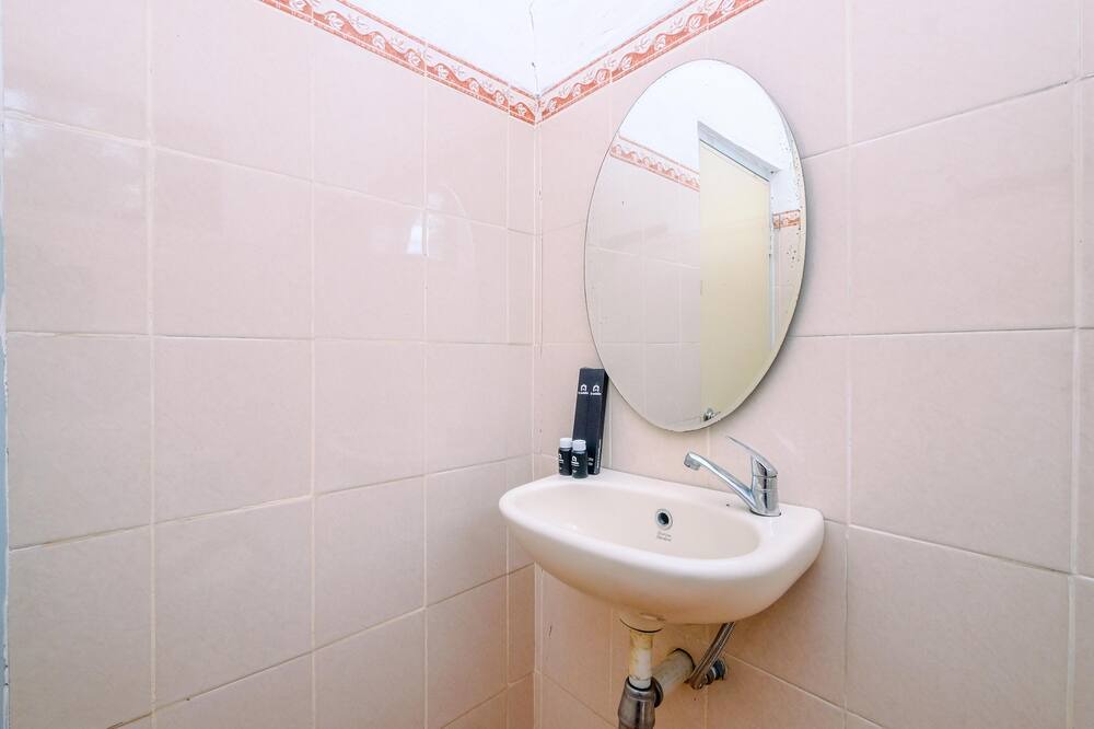 Photo of Bathroom in Caringin