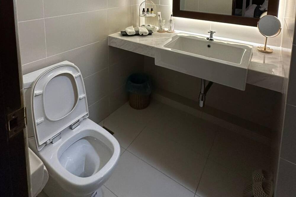 Photo of Bathroom in Taman Kota Laksamana