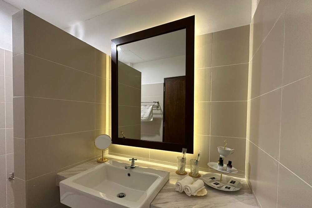 Photo of Bathroom in Taman Kota Laksamana