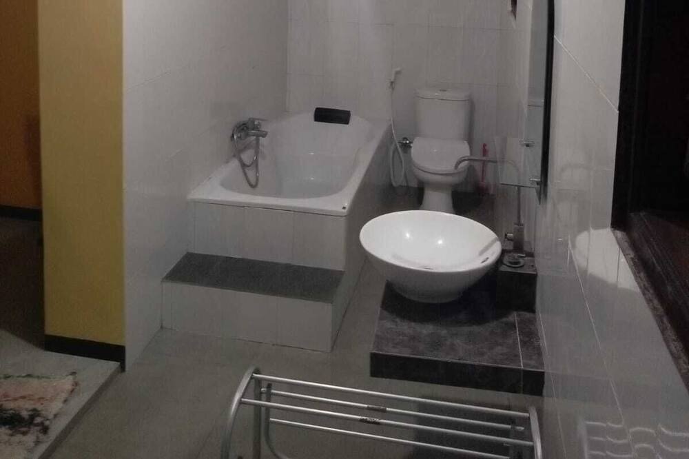 Photo of Bathroom in Dinoyo