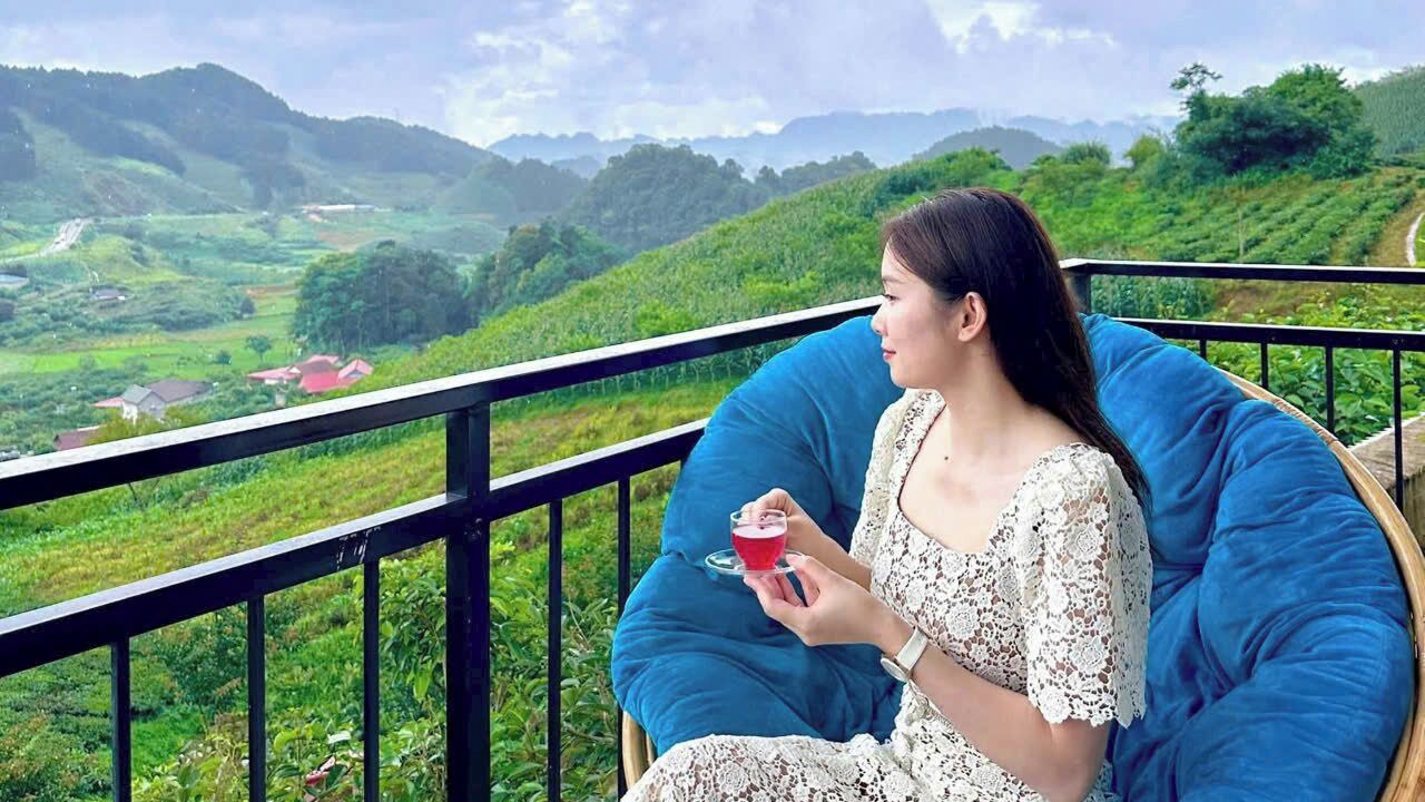Photo of Others in Van Ho