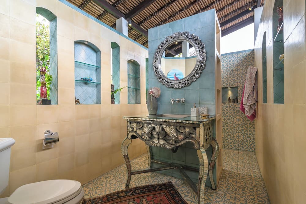 Photo of Bathroom in Temukus