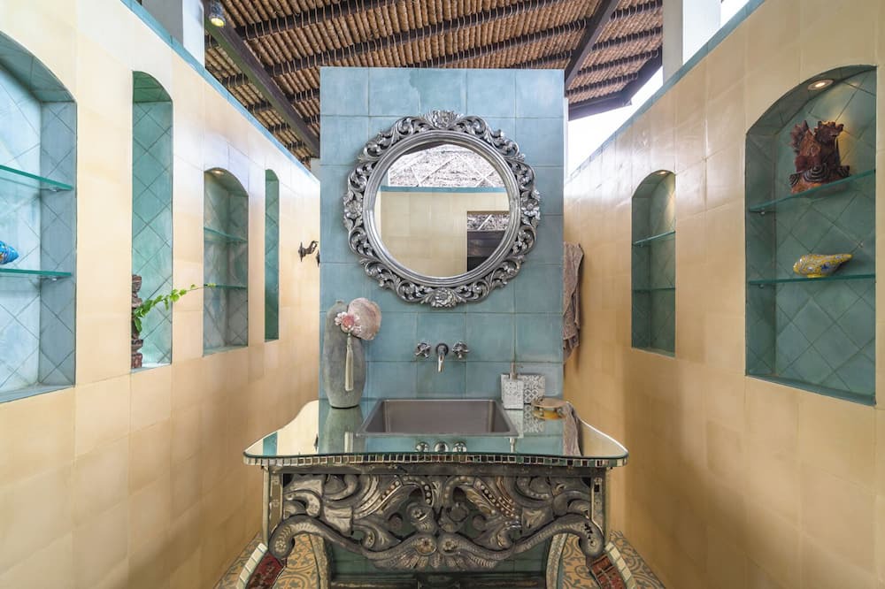 Photo of Bathroom in Temukus