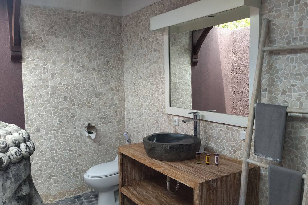 Photo of Bathroom in Padonan
