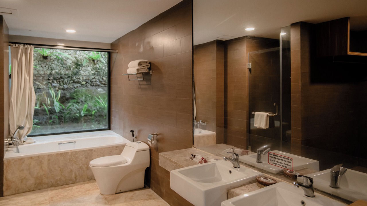 Photo of Bathroom in Mumbul