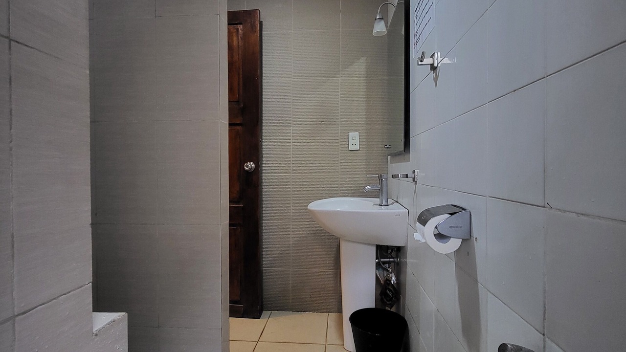 Photo of Bathroom in Tuk Tuk