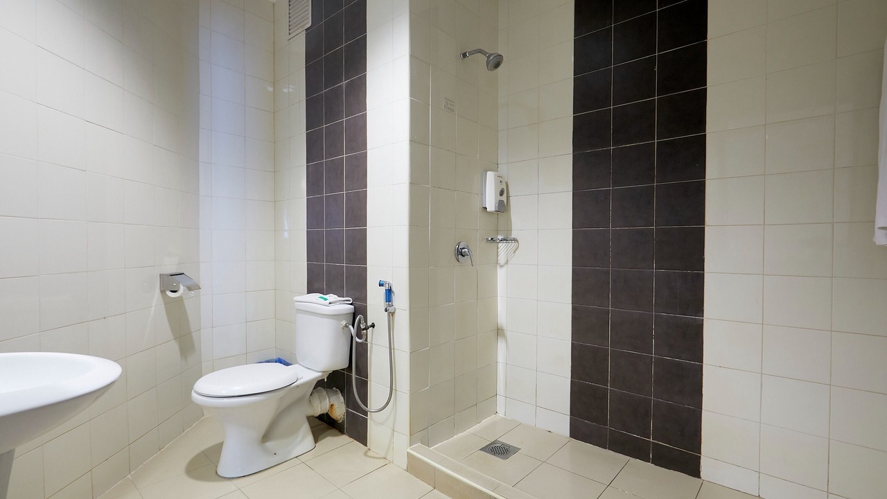 Photo of Bathroom in Pekeliling