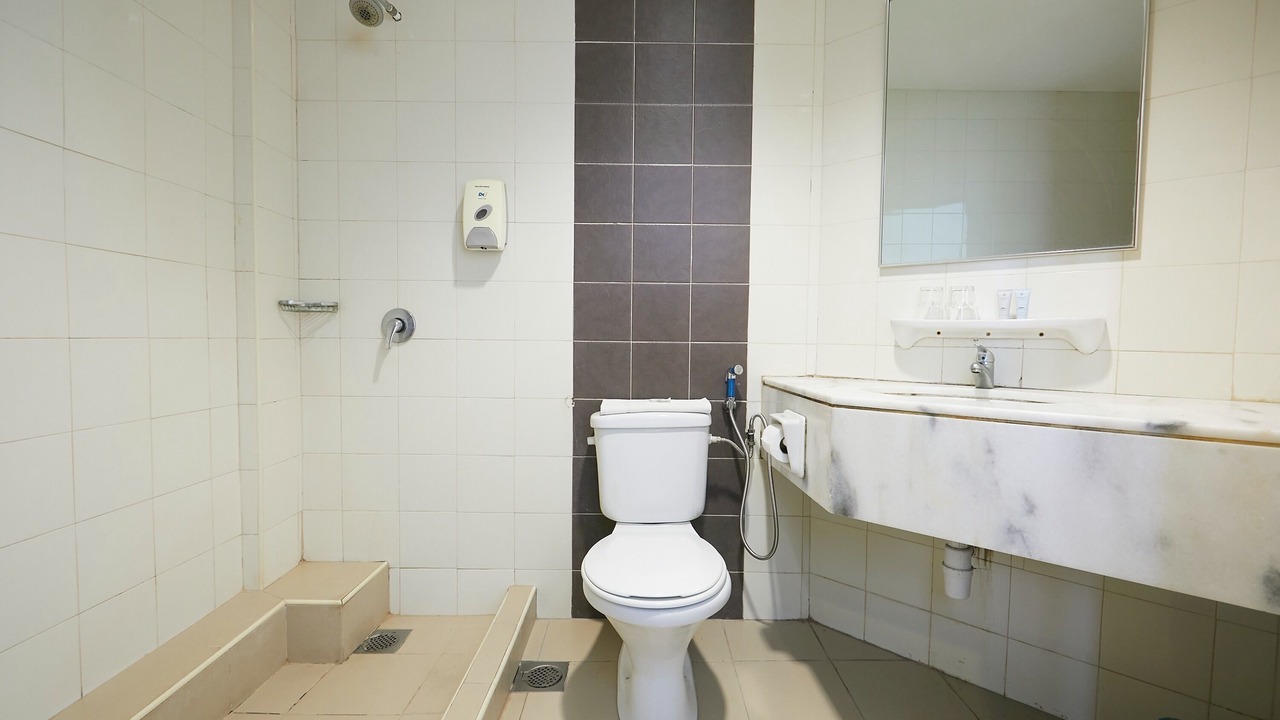 Photo of Bathroom in Pekeliling