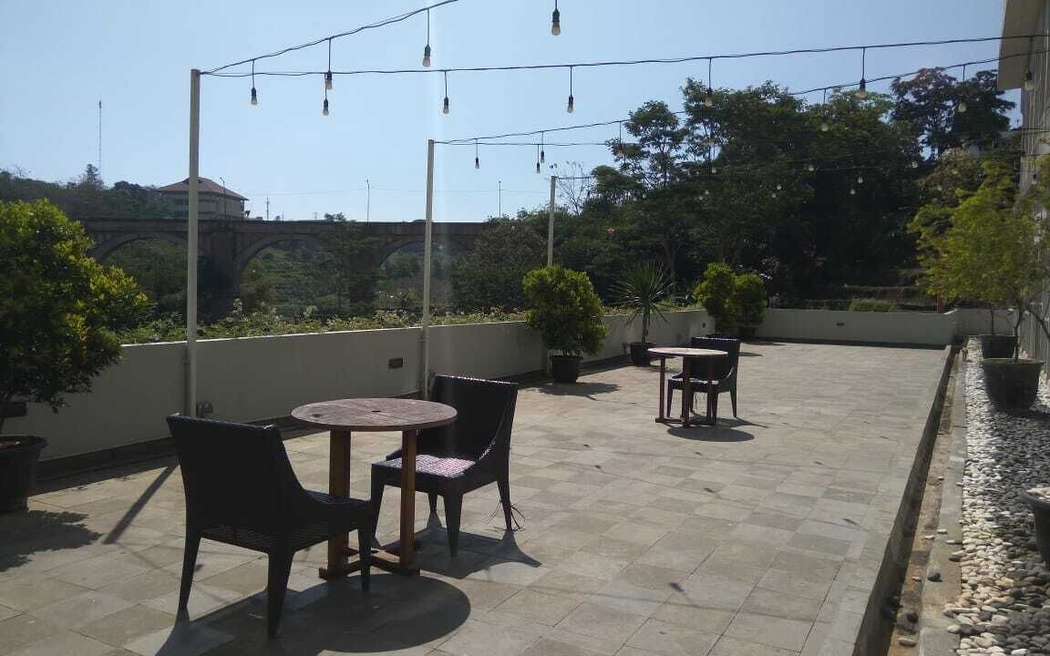Photo of Patio Balcony in Hegarmanah