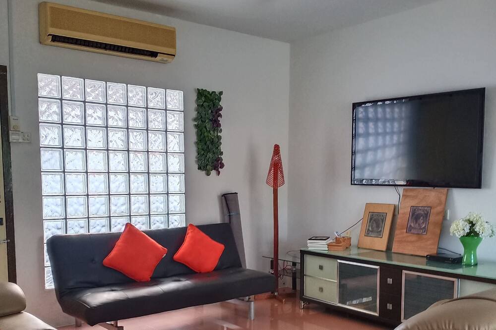 Photo of Livingroom in Tanjung Tokong