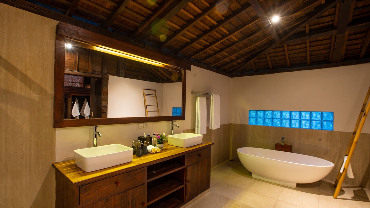 Photo of Bathroom in Tembok