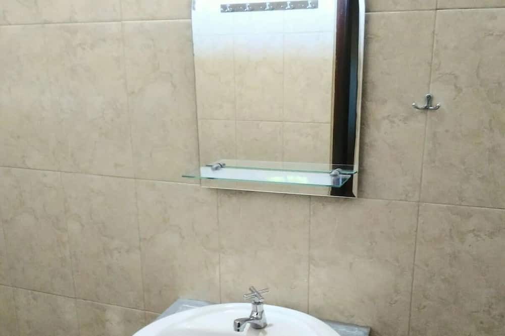 Photo of Bathroom in Mumbul