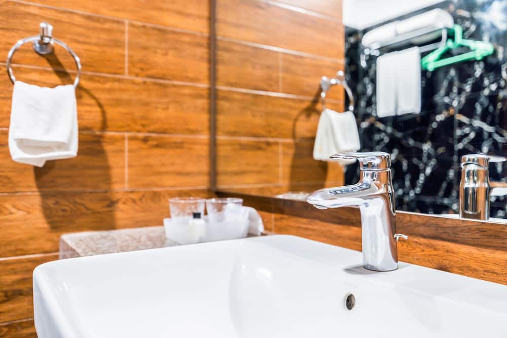 Photo of Bathroom in Pong