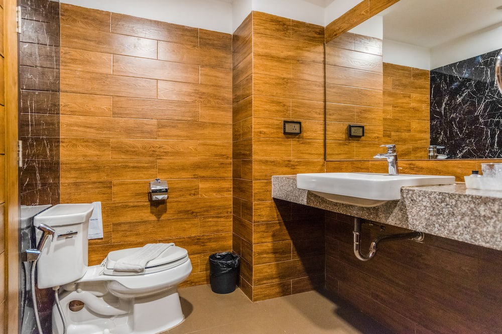 Photo of Bathroom in Pong