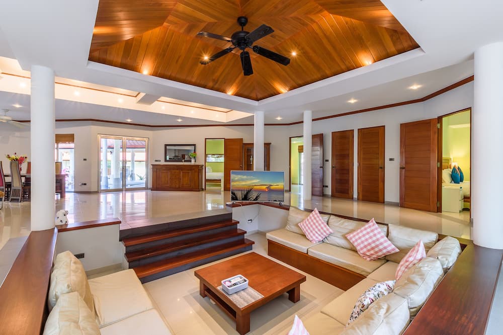 Photo of Livingroom in Nai Harn