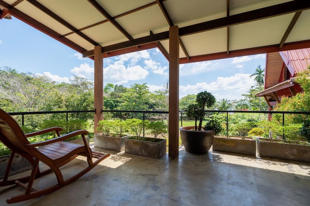 Photo of Patio Balcony in Nuea Khlong