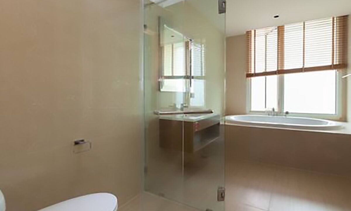 Photo of Bathroom in Thung Maha Mek