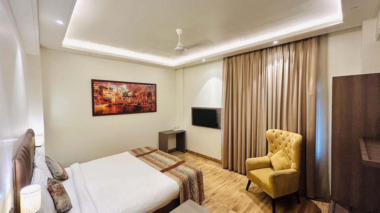 Photo of Bedroom in Mahmoorganj