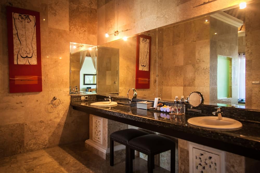 Photo of Bathroom in Kampial