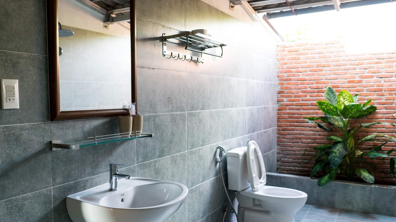 Photo of Bathroom in Ong Lang