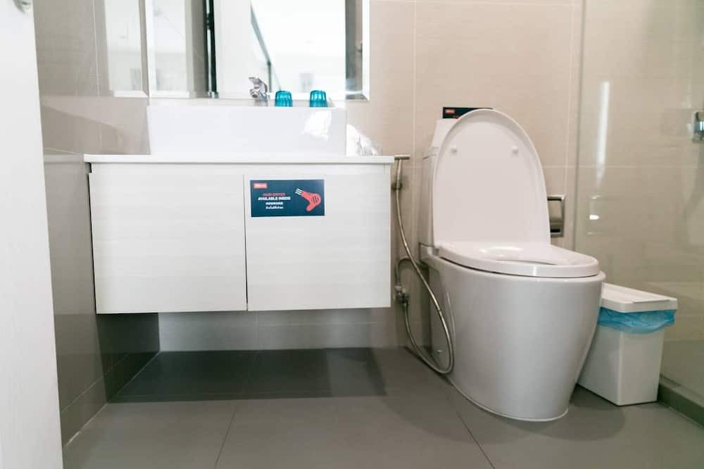Photo of Bathroom in Bang Lamphu Lang