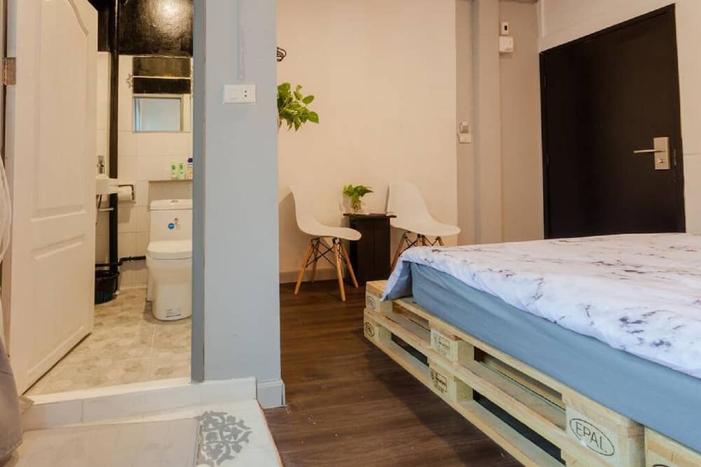 Photo of Bedroom in Wat Ratchabophit