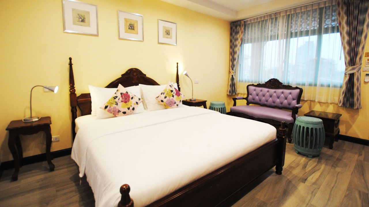 Photo of Bedroom in Bang Lamphu Lang
