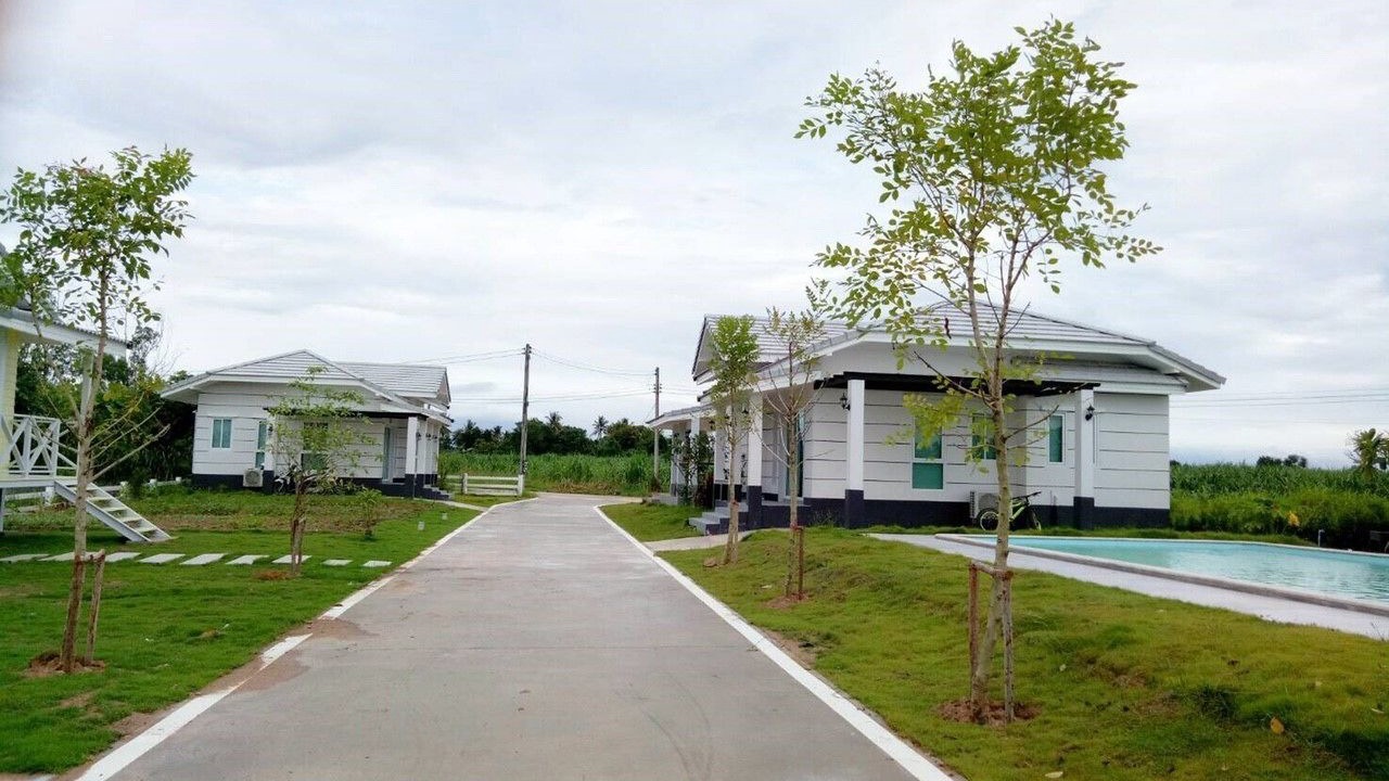 Photo of Others in Hin Lek Fai