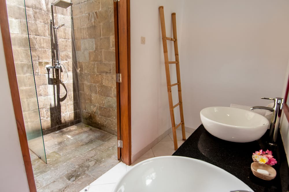 Photo of Bathroom in Kaliasem