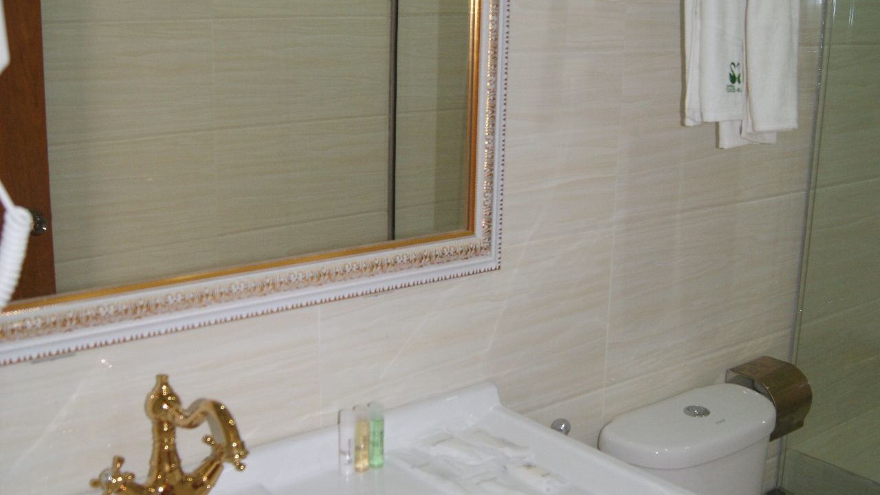 Photo of Bathroom in Ta Khmau