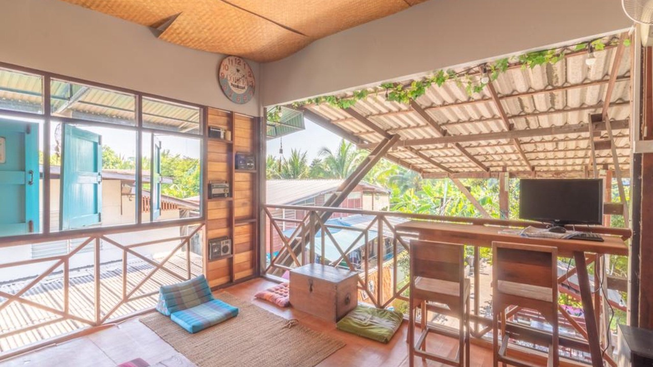 Photo of Patio Balcony in Taling Chan
