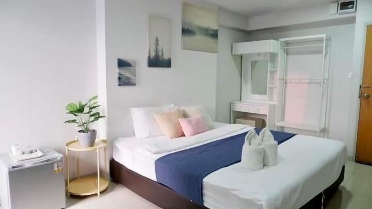 Photo of Bedroom in Khanna Yao