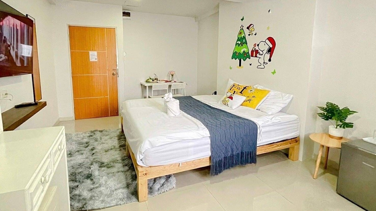 Photo of Bedroom in Khanna Yao