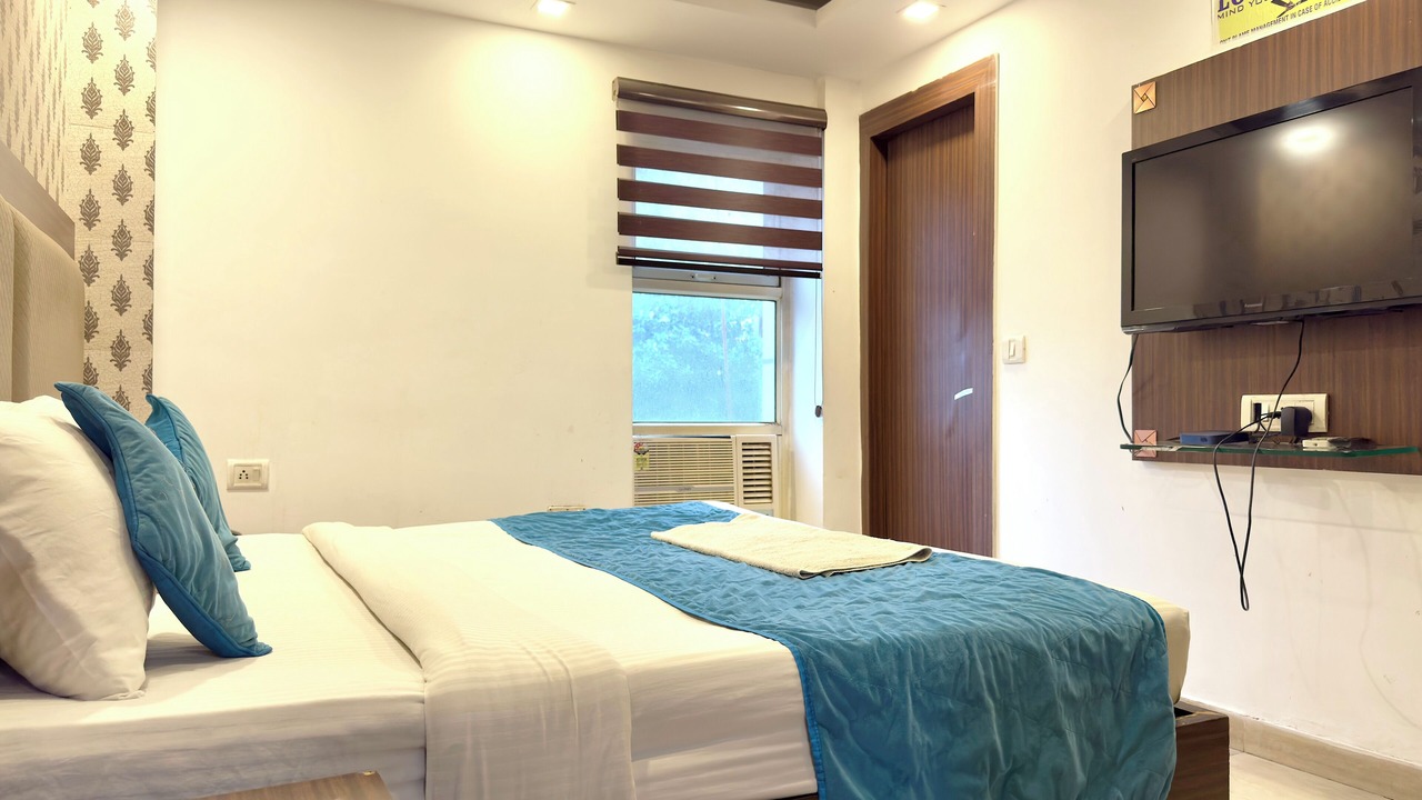 Photo of Bedroom in Karol Bagh