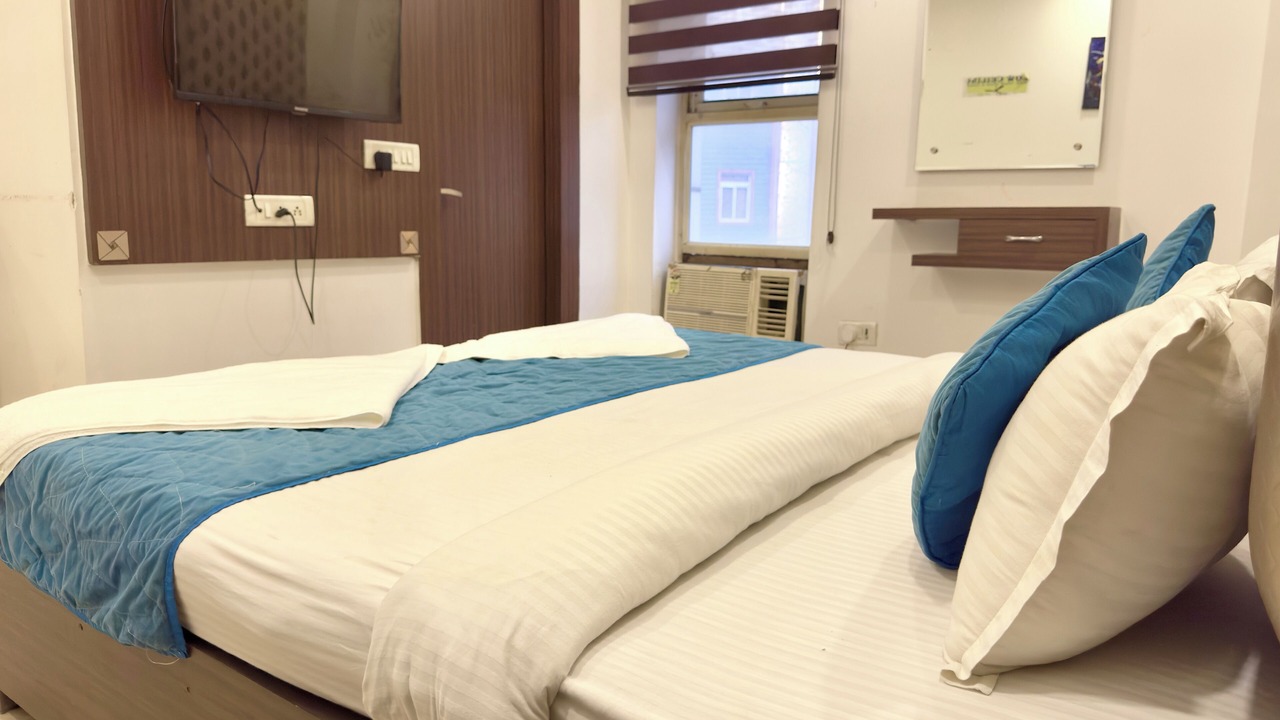 Photo of Bedroom in Karol Bagh