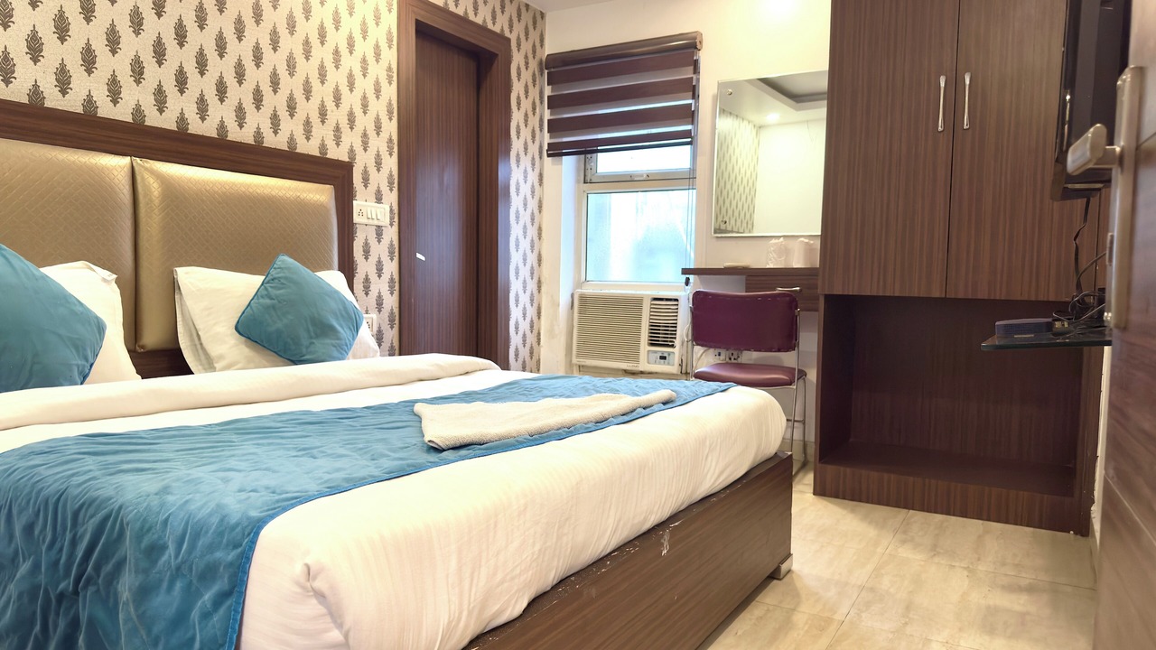 Photo of Bedroom in Karol Bagh
