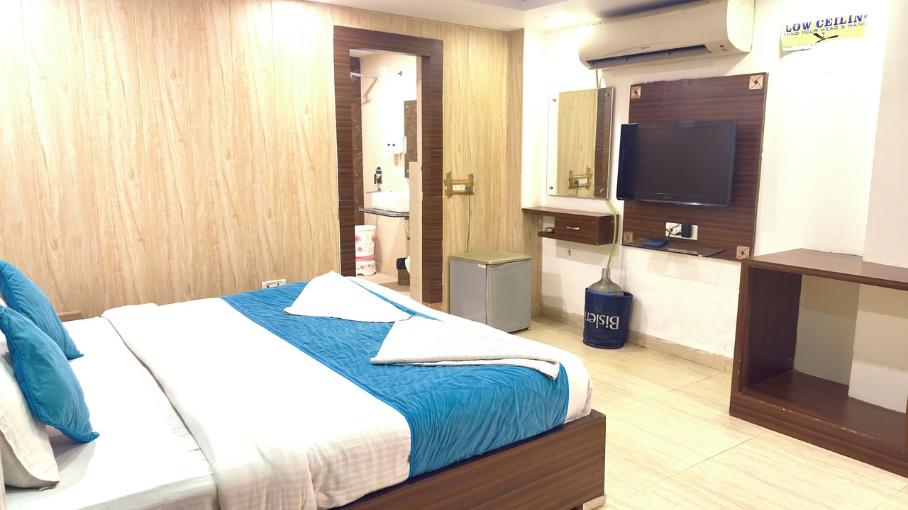 Photo of Bedroom in Karol Bagh