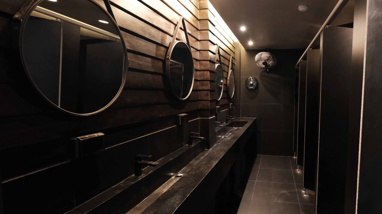Photo of Bathroom in Thung Phaya Thai